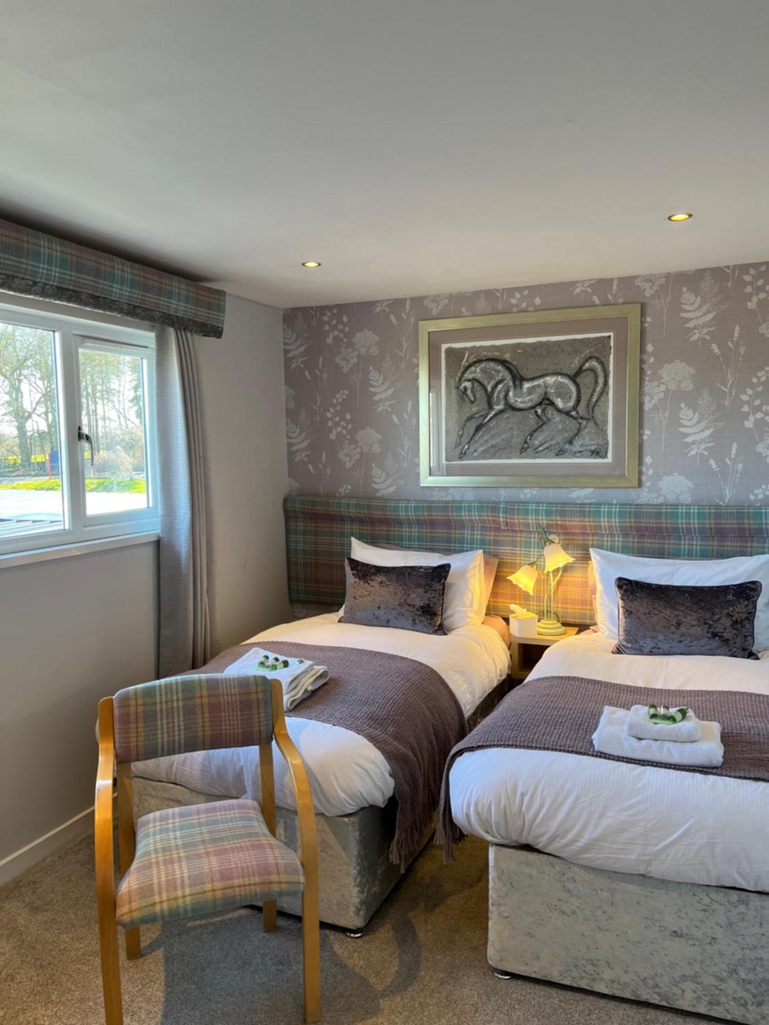 Scottish Equi B&B ラナーク エクステリア 写真